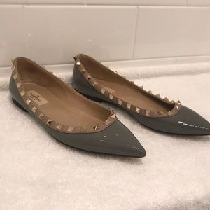 Valentino gray flats